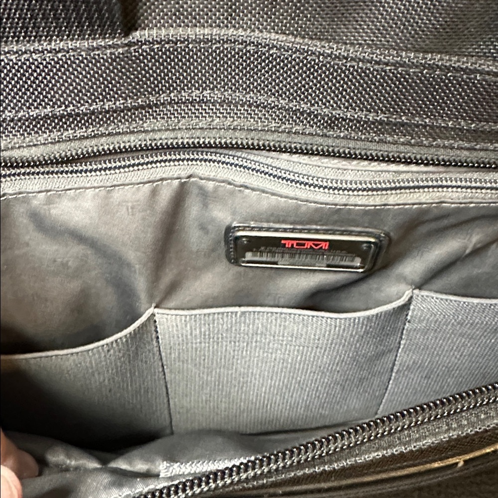 Tumi Alpha Black Ballistic Nylon Expandable Laptop Bag Leather Handles - Picture 6 of 9